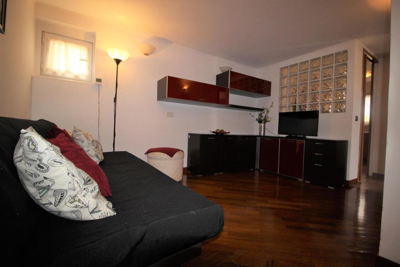 Sunny Rome Attico Con Jacuzzi, Terrazzo E Fibra Apartment Luaran gambar
