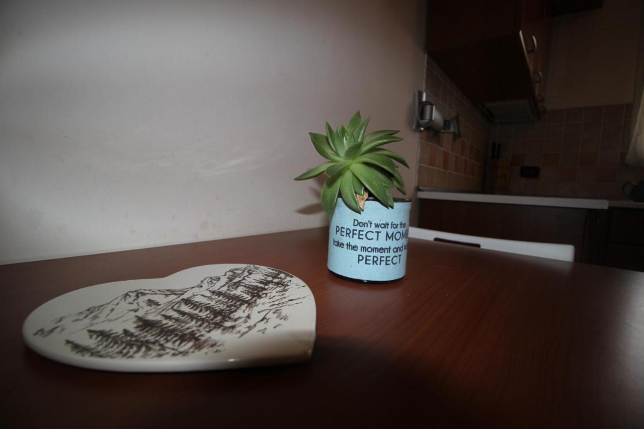 Sunny Rome Attico Con Jacuzzi, Terrazzo E Fibra Apartment Luaran gambar