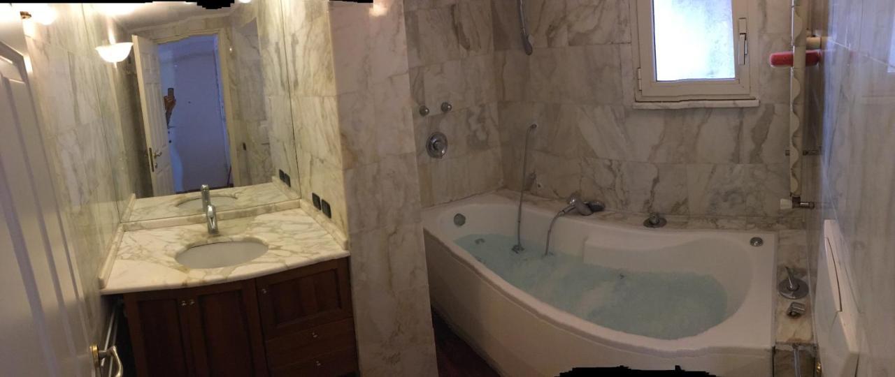 Sunny Rome Attico Con Jacuzzi, Terrazzo E Fibra Apartment Luaran gambar